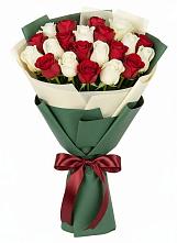 Букет Микс из красных и белых роз в Тургенево