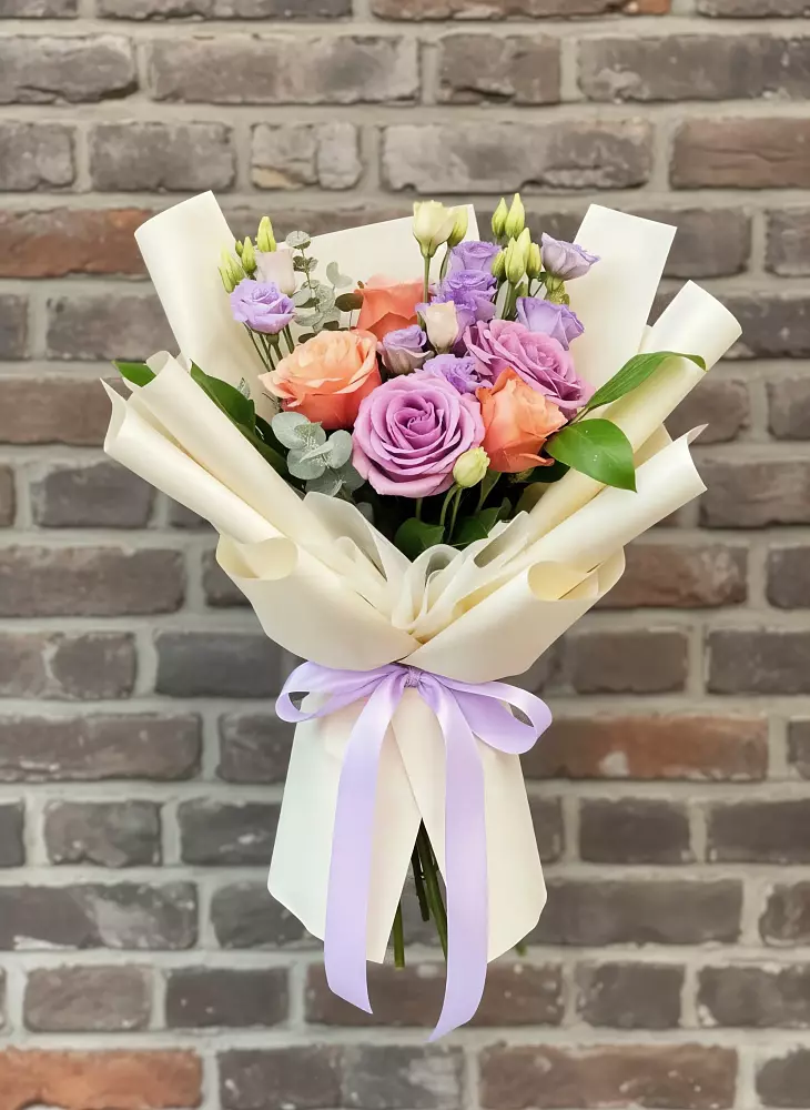 Букет цветов из: Лизиантусы и Розы в Тургенево