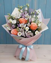 Букет цветов из:  Лизиантусы, Розы, Альстромерии и Гипсофила в Тургенево