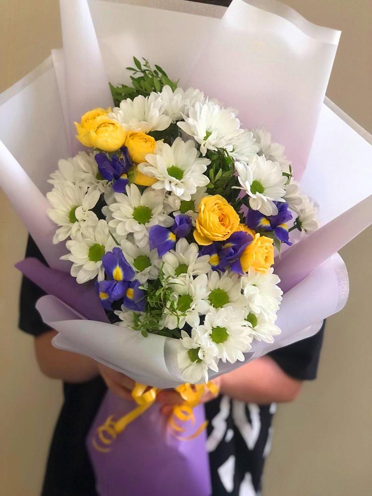 Букет цветов из: Ирисы, Хризантемы и Розы в Тургенево