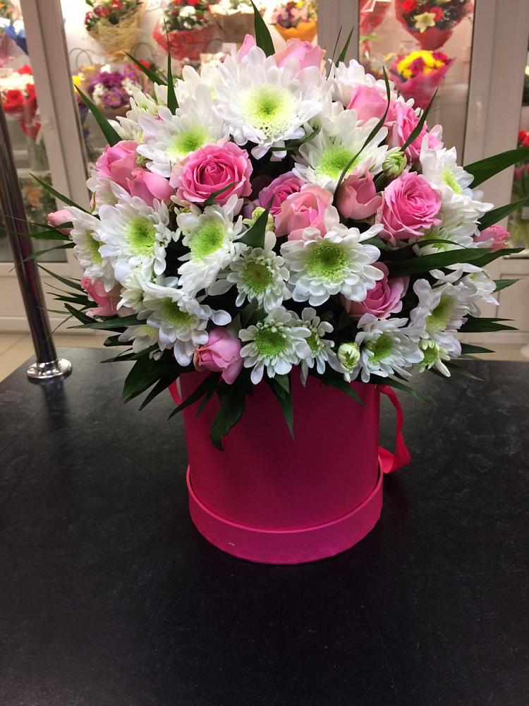 Цветочная композиция из Розы и Хризантемы в шляпной коробке в Тургенево