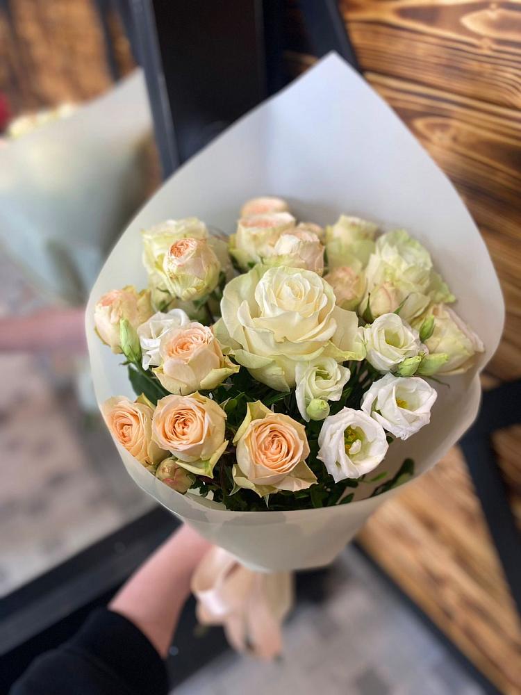 Букет цветов из: Розы и Лизиантусы в Тургенево